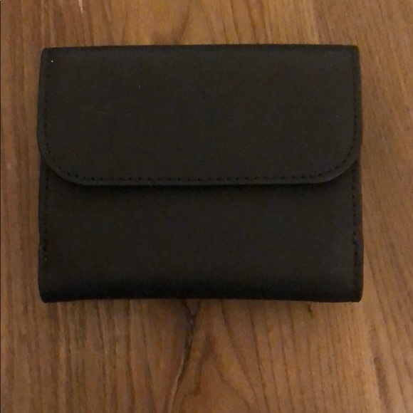 Kate spade black wallet - Picture 4 of 4